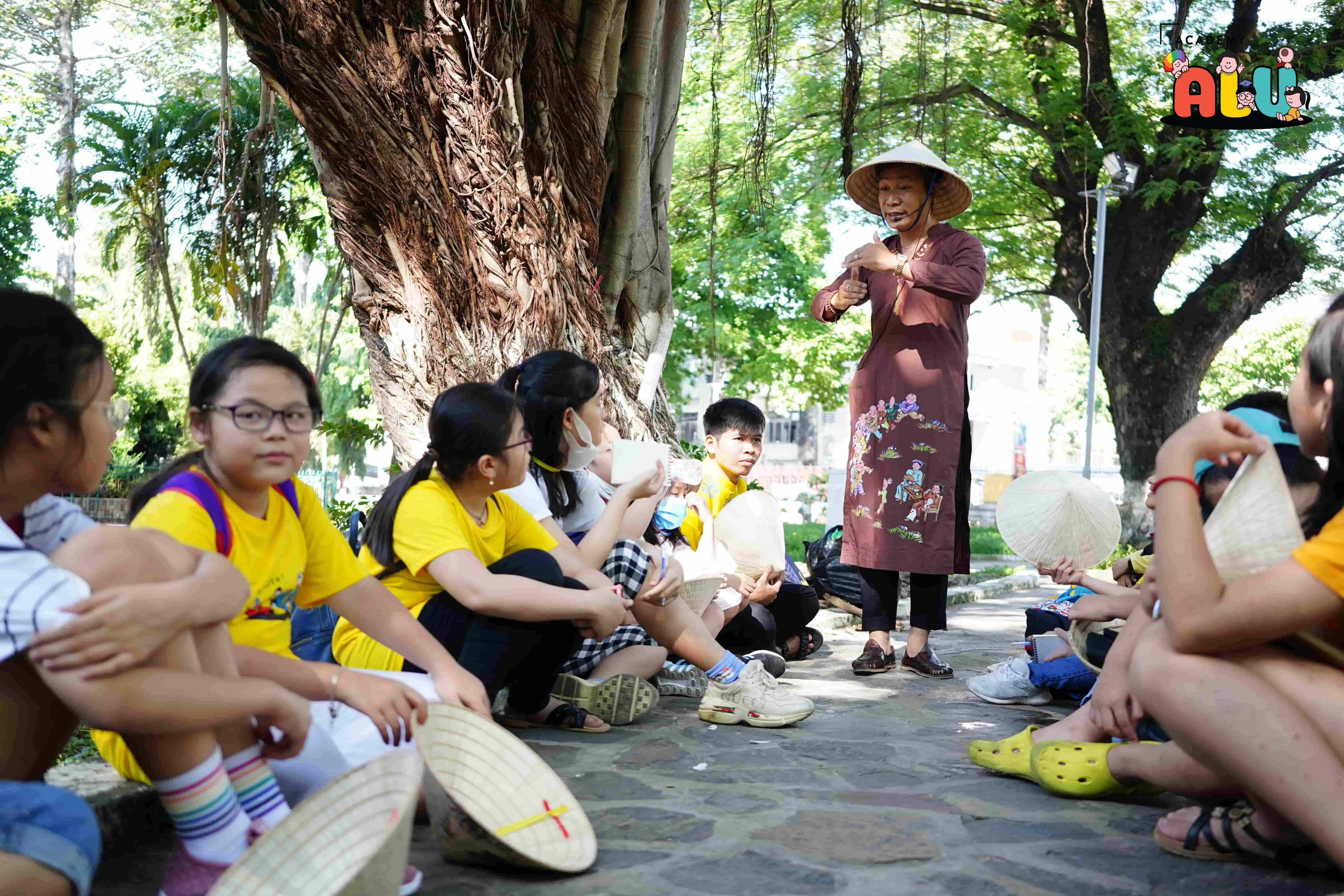 alu sai gon phieu luu ky ngay 2 1