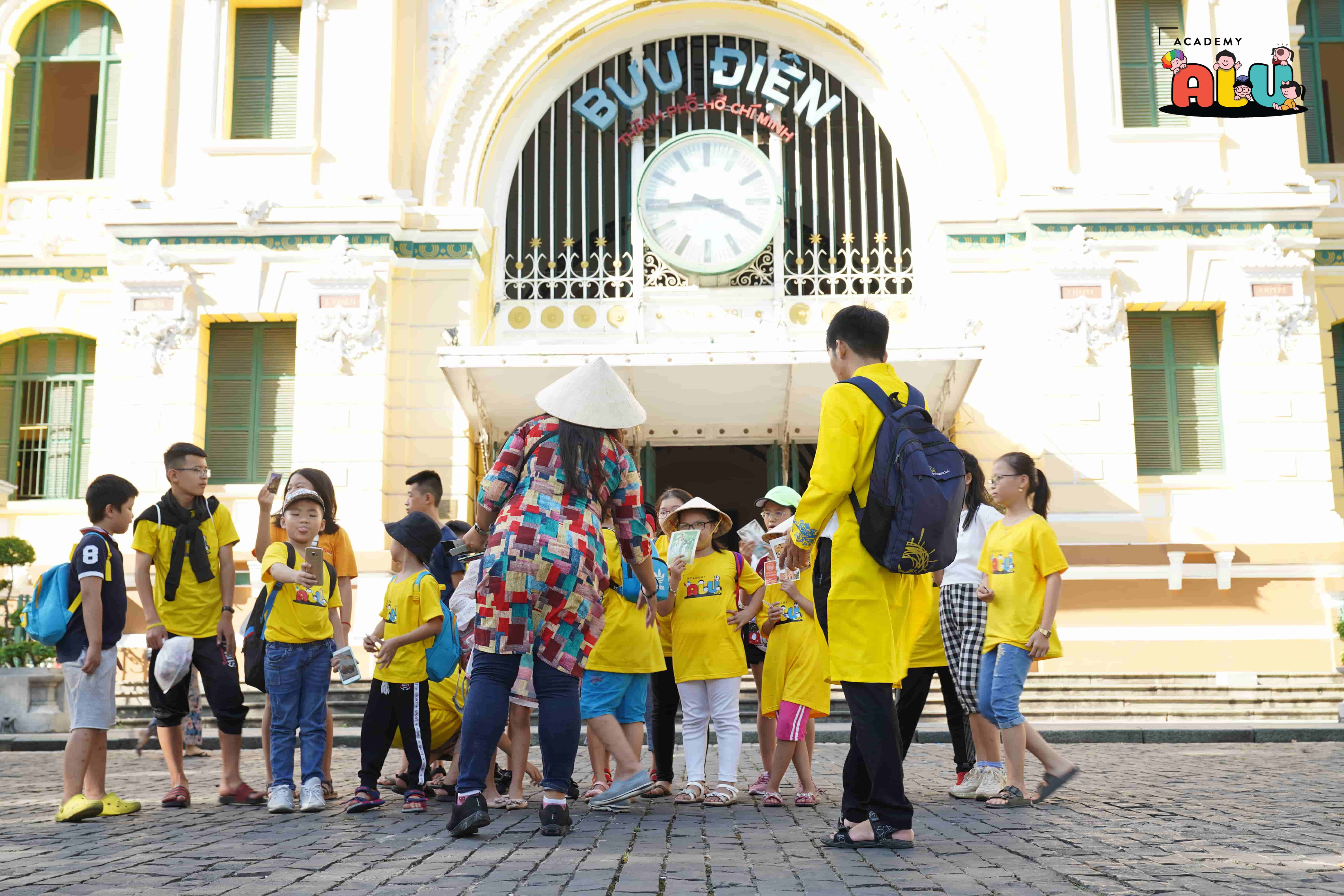 alu sai gon phieu luu ky ngay 2 1