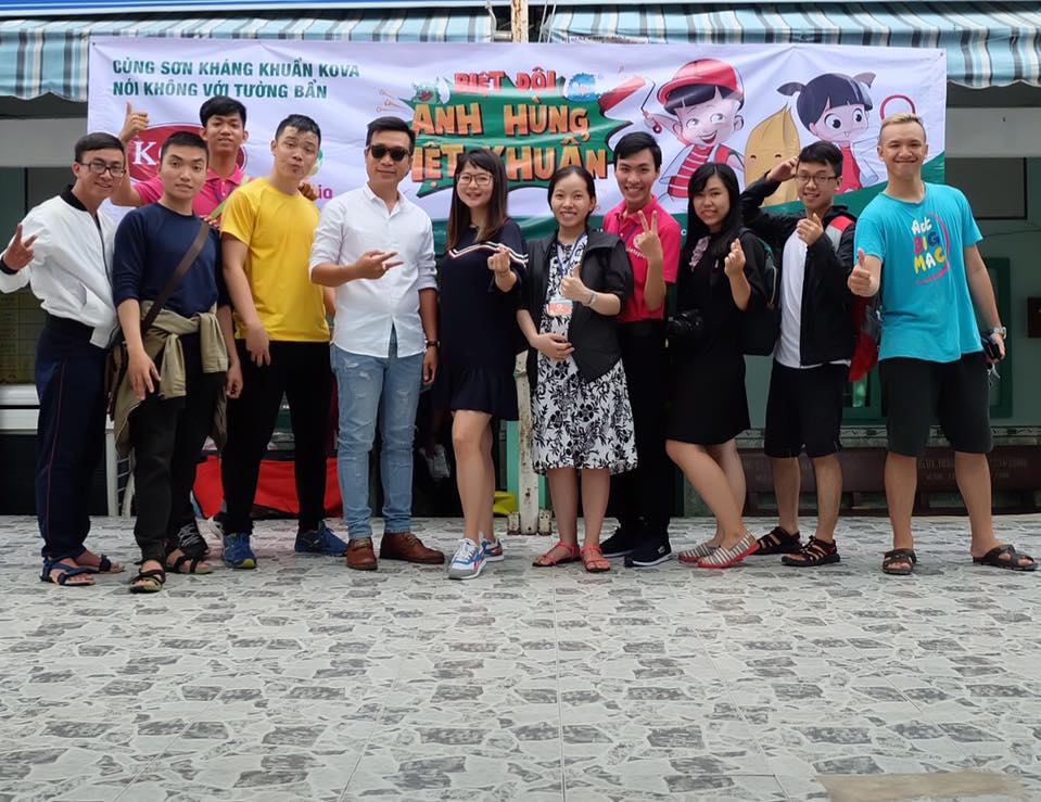 chuoi su kien cung ban den truong 05