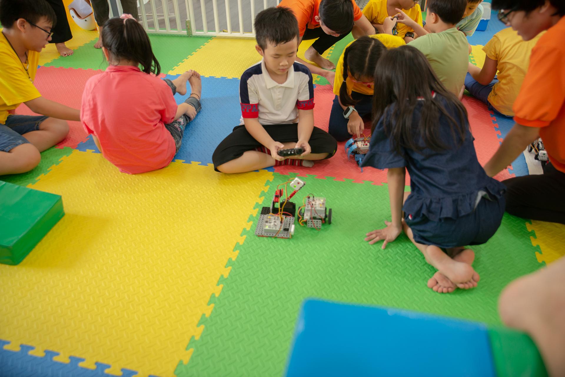 trai nghiem robot 01