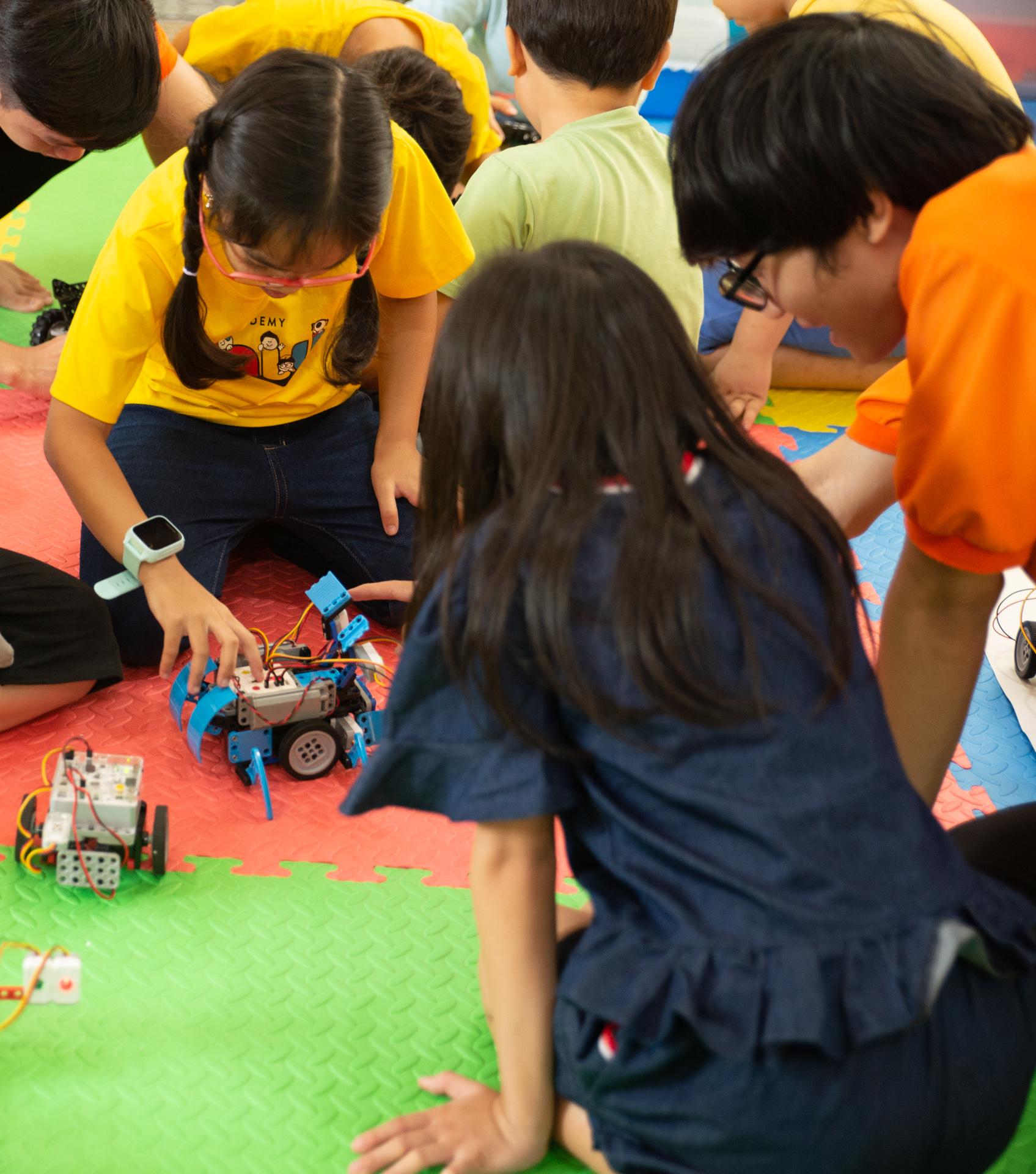 trai nghiem robot 01