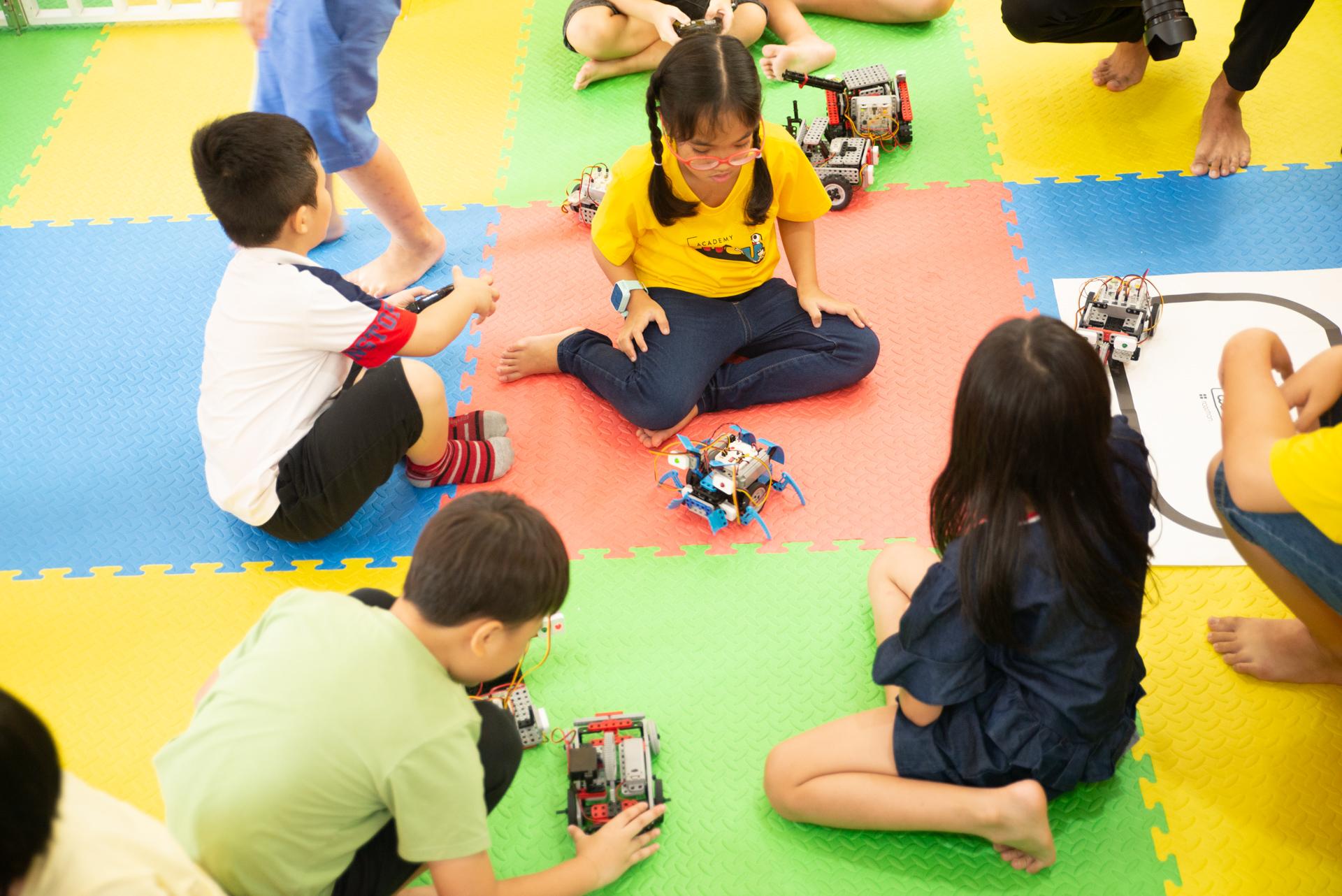 trai nghiem robot 01