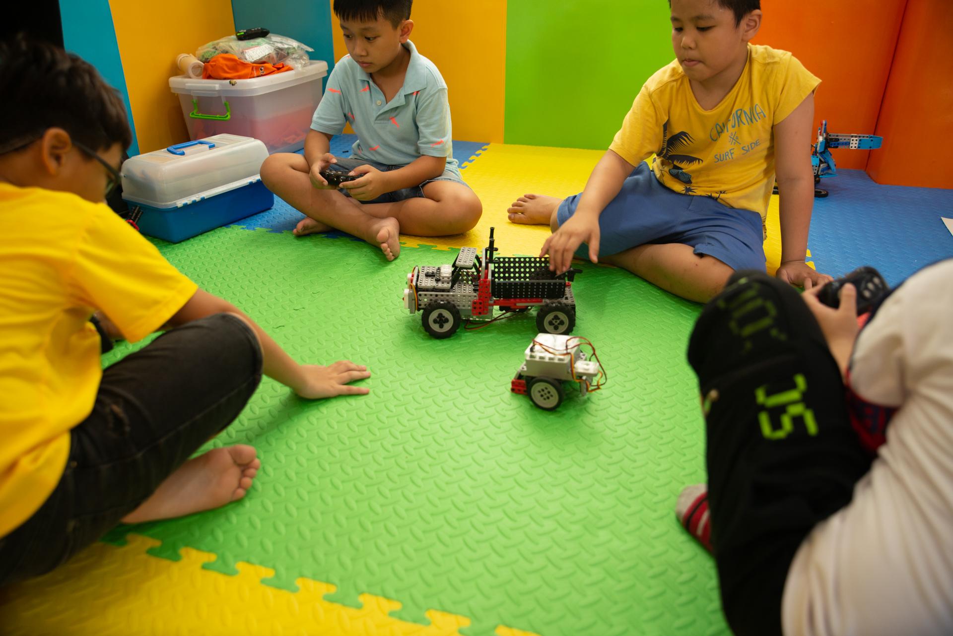 trai nghiem robot 01